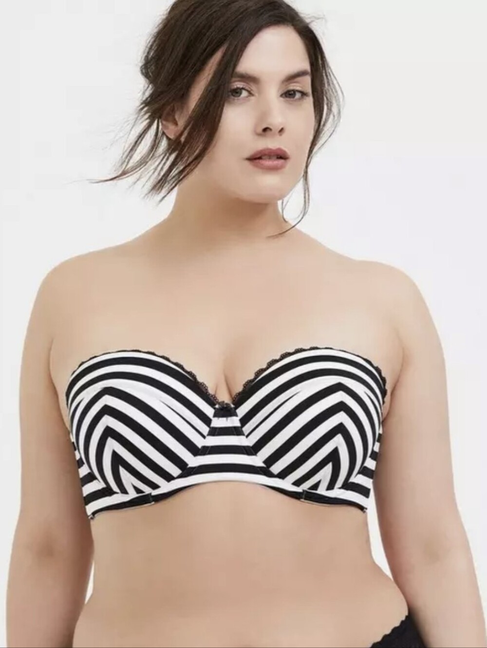 Torrid Curve 40C Strapless Push Up Bra. Black And White With Lace Trim
